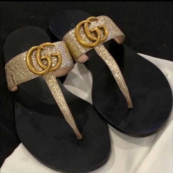 Gucci Shoes - GUCCI GG Marmont Flip Flops